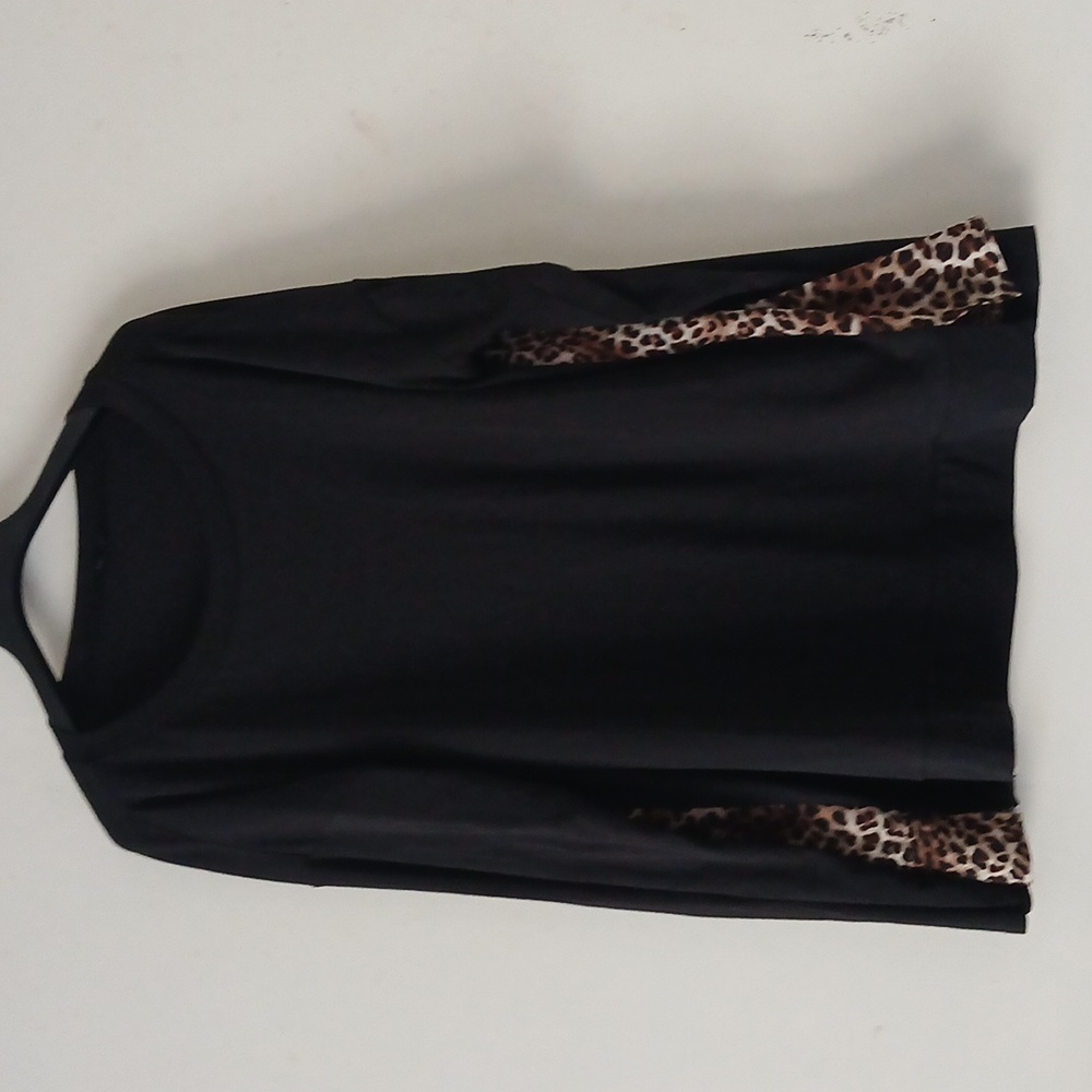 Very j Women's Black/Cheetah print/Animal  Print‎ Long Sleeve top Size 2X